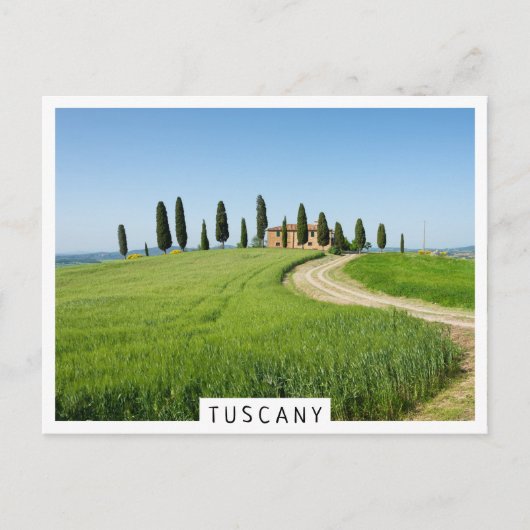 トスカニーにヒノキの木があるファームヴィラ ポストカード (正面)
