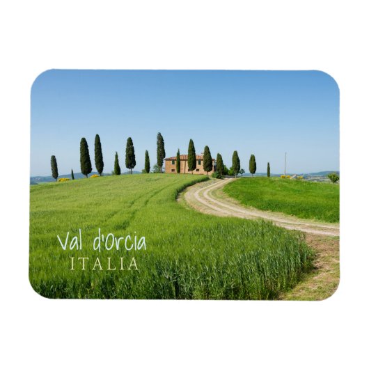 トスカニーにヒノキの木があるファームヴィラ マグネット (横)