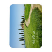 トスカニーにヒノキの木があるファームヴィラ マグネット (縦)