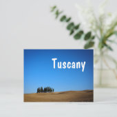 トスカーナの葉書を持つヒノキの木と丘文字 ポストカード (スタンド正面)