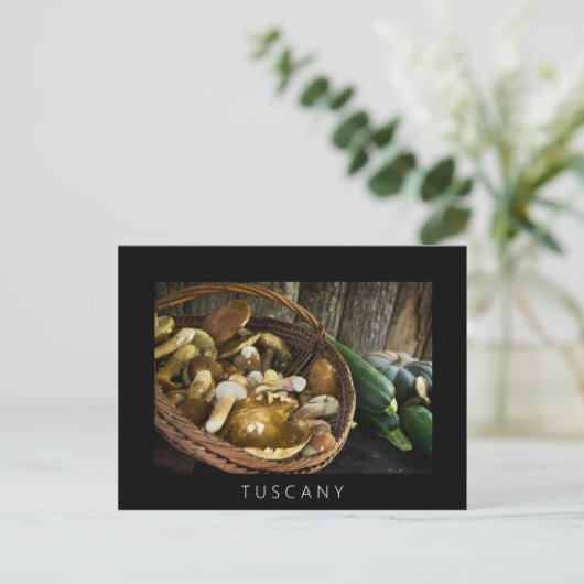 トスカーナの黒い葉書の秋の食べ物の静かな生活 ポストカード (スタンド正面)