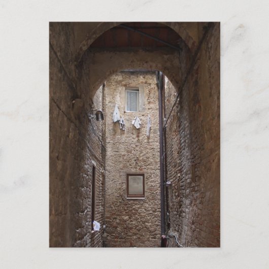 トスカーナ葉書で洗濯物を乾燥させる ポストカード (正面)