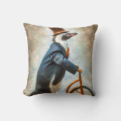 トップハットとバイクに乗ったブレザーを持つペンギン クッション (正面)