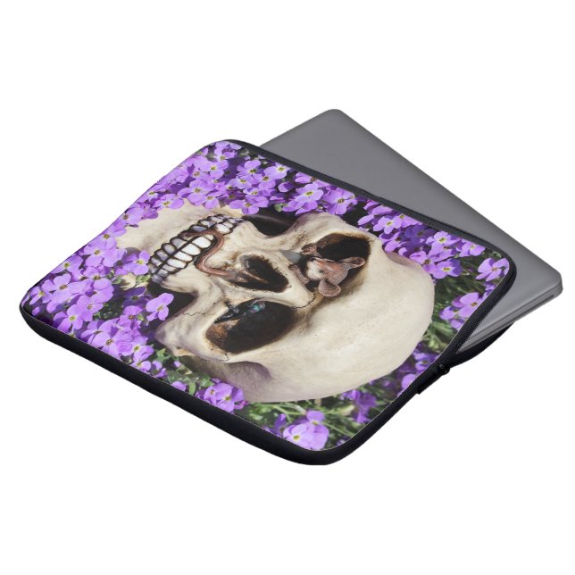 トテンコプフ – ゴシック/ゲラテヒュッレ ラップトップスリーブ (正面上部)