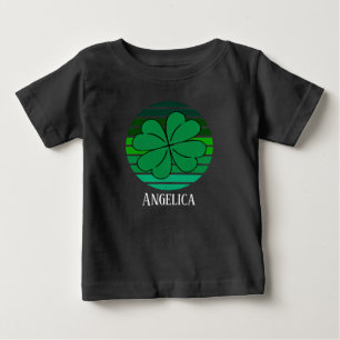 トドラーセントパトリックの日名4リーフクローバーレトロ ベビーTシャツ