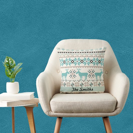 トナカイと北欧スノーフレークのセーターのようなパターン クッション