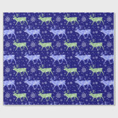 トナカイと雪片パターンブルーとグリーン ラッピングペーパー (フラット)