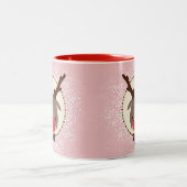 トナカイのクリスマスかわいい赤い鼻ルドルフピンク ツートーンマグカップ (中央)