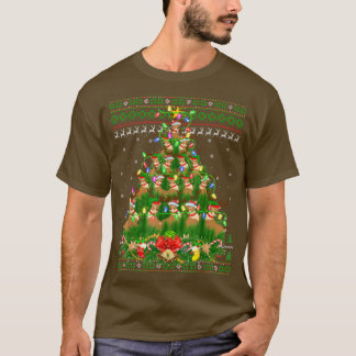 トナカイのクリスマスツリーを照らすサンタ トナカイのダサいクリスマス Tシャツ