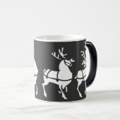 トナカイのマグのコーヒーカップのお祝いの青いクリスマスのコップ モーフィングマグカップ (正面右)