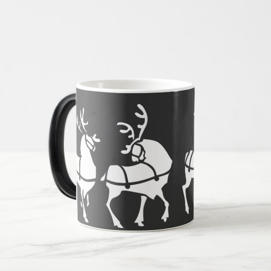 トナカイのマグのコーヒーカップのお祝いの青いクリスマスのコップ モーフィングマグカップ (正面左)