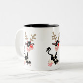 トナカイを装うかわいいマンガの牛 ツートーンマグカップ (正面左)