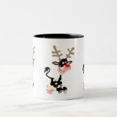 トナカイを装うかわいいマンガの牛 ツートーンマグカップ (中央)