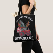 トナカイトラクター・トナカイ Nothing Runs Like A Reindeere トートバッグ (クローズアップ)