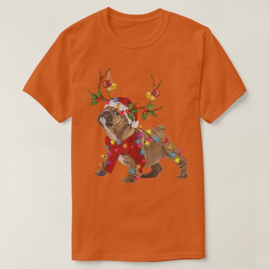 トナカイ犬のクリスマス ライト サンタ ハット クリスマス Tシャツ (デザイン正面)