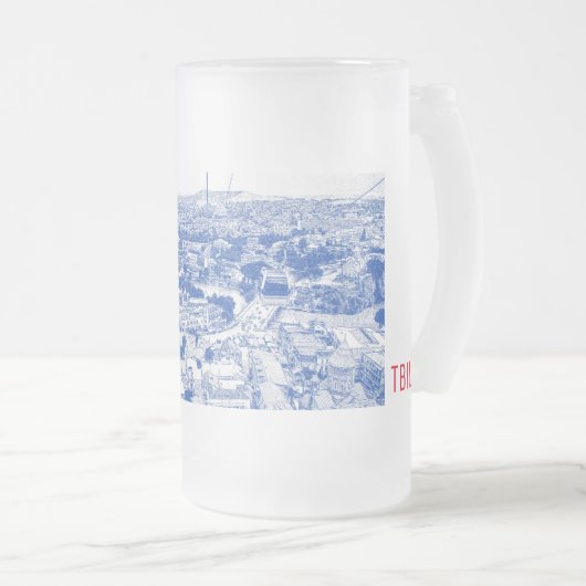 トビリシジョージアシティスケープ通りアーキテクチャ フロストグラスビールジョッキ (正面右)