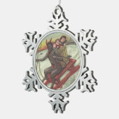 トボガンで子どもたちを誘拐するクランプス スノーフレークピューターオーナメント (右)