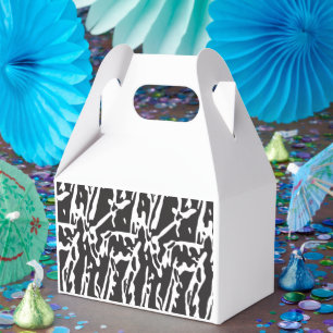 トマトを含む新鮮な野菜。 フェイバーボックス