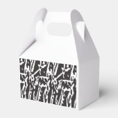 トマトを含む新鮮な野菜。 フェイバーボックス (正面サイド)