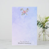 トマホークの羽と花の水彩デザイン 便箋 (スタンド正面)