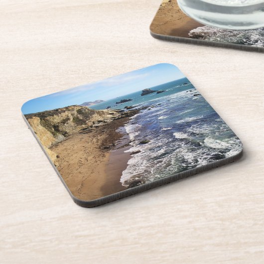 トマーズ・ベイ、カリフォルニアの熱帯の風景、 コースター (左側)