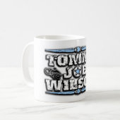 トミージョーウイルソンのコーヒー・マグ コーヒーマグカップ (正面左)