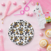 トムボーイトイヨークシャーテリアヨークシャー·テリアーが子犬をなでる ペーパープレート (パーティー)