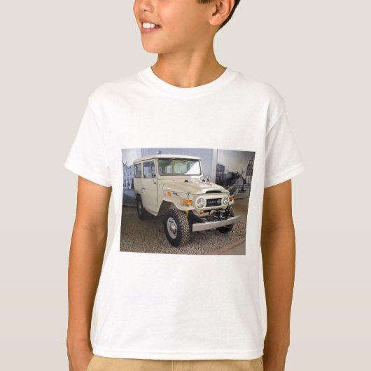 トヨタの土地の巡洋艦BJ40 Tシャツ (正面)