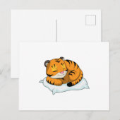 トラが枕と一緒に寝ている ポストカード (正面/裏面)