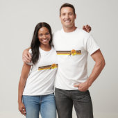 トラの素晴らしい物を揮うレトロ銃 Tシャツ (ユニセックス)