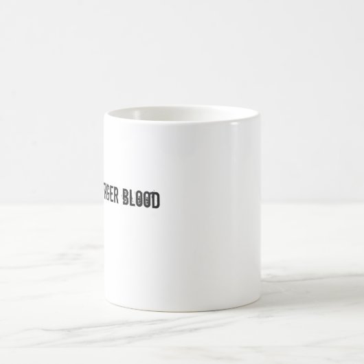 トラの血によって燃料を供給される コーヒーマグカップ (中央)