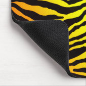 トラは縞で飾ります マウスパッド (コーナー)