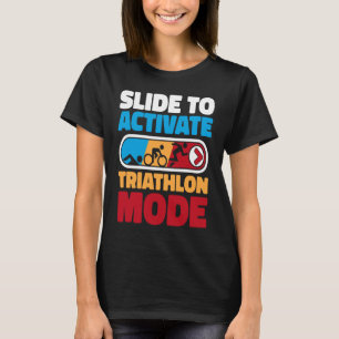 トライアスロンのモードをアクティブにするスライドTriathlonバイクT Tシャツ