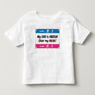 トライアスロンは私のパパ私のお母さんより速いです トドラーTシャツ