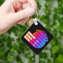 トライアスロン走泳ぐ