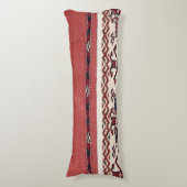 トライアングストライプルキリムIIIレッド白黒  ボディピロー (正面縦)