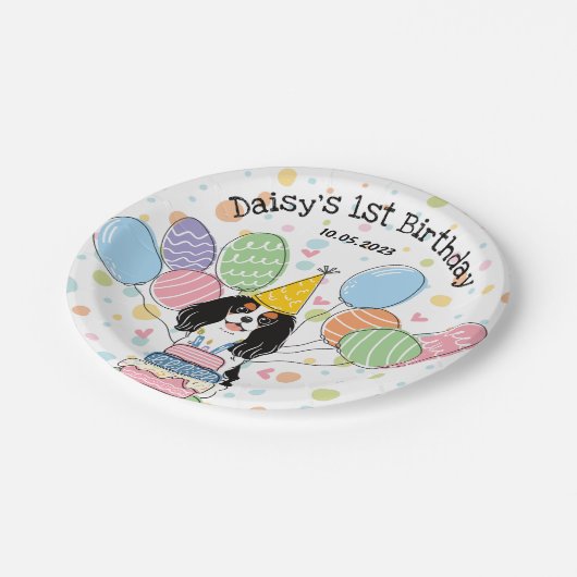 トライカラーカバリヤキングチャールズスパニエル犬誕生日 ペーパープレート (アングル)