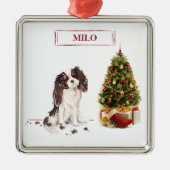 トライカラーキングチャールズスパニエル犬おもしろいクリスマスドッグ メタルオーナメント (正面)