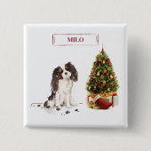 トライカラーキングチャールズスパニエル犬おもしろいクリスマスドッグ 缶バッジ (正面)