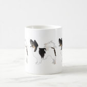 トライカラーパピヨン玩具犬種イラストレーション コーヒーマグカップ (中央)