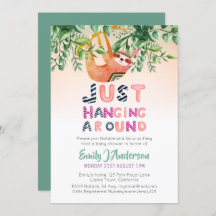 トライバルぶら下がったスロスのまわりにミントグリーンベビー