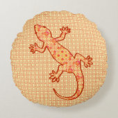 トライバルろうけつ染めゲッコ – サンゴとライトオレンジ ラウンドクッション (正面)