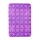 トライバルろうけつ染め – 紫の色合い バスマット (正面縦)