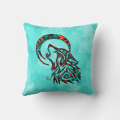 トライバルウルフハウリングアットザムーン装飾用クッション クッション (裏面)