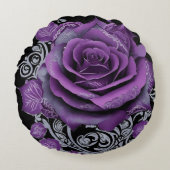 トライバルエレガントパターンに囲まれたベルベットバラ ラウンドクッション (正面)