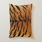 トライバルジャングル動物の毛皮タイガープリント アクセントクッション (正面(垂直))