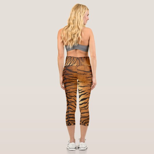 トライバルジャングル動物の毛皮タイガープリント カプリレギンス (裏面)