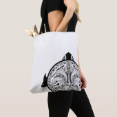 トライバルタートルシールドタトゥー トートバッグ (クローズアップ)