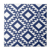 トライバルブルーとホワイトジオメトリック タイル (正面)