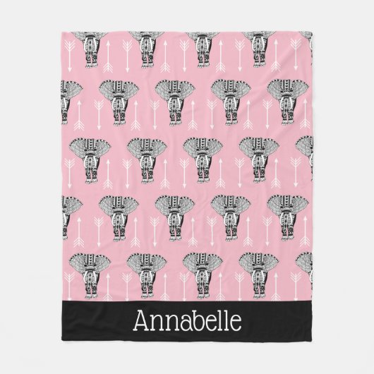 トライバルボヘミアンゾウと白い矢印 フリースブランケット (正面)